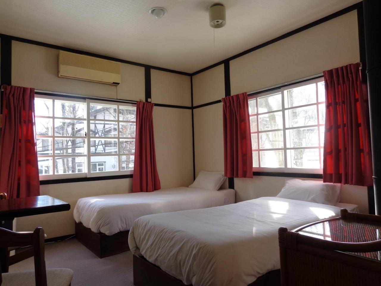 Hakuba Matata Lodge Exterior photo
