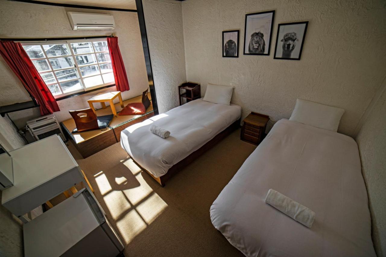 Hakuba Matata Lodge Exterior photo